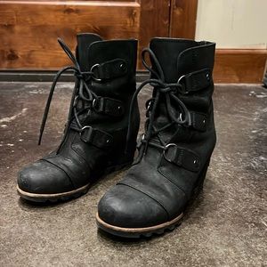 Black Sorel winter boots